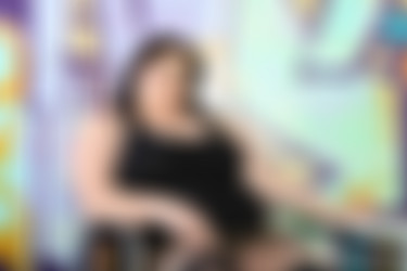 FatSitting.com [Photo]/Face Sitting & Smothering with Viktorie/002.jpg